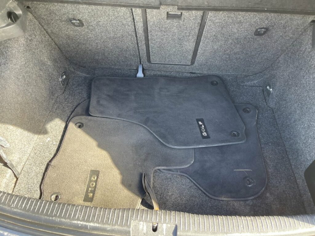 Car Wreckers - Volkswagen Golf 2005