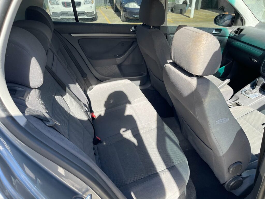 Car Wreckers - Volkswagen Golf 2005