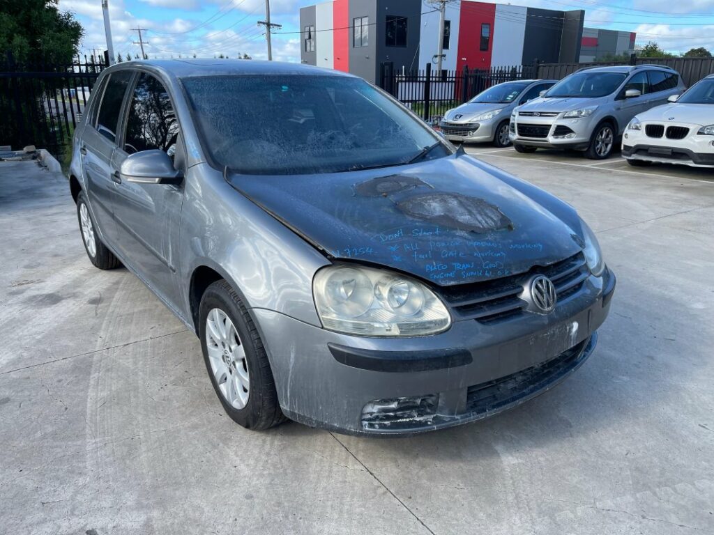 Car Wreckers - Volkswagen Golf 2005