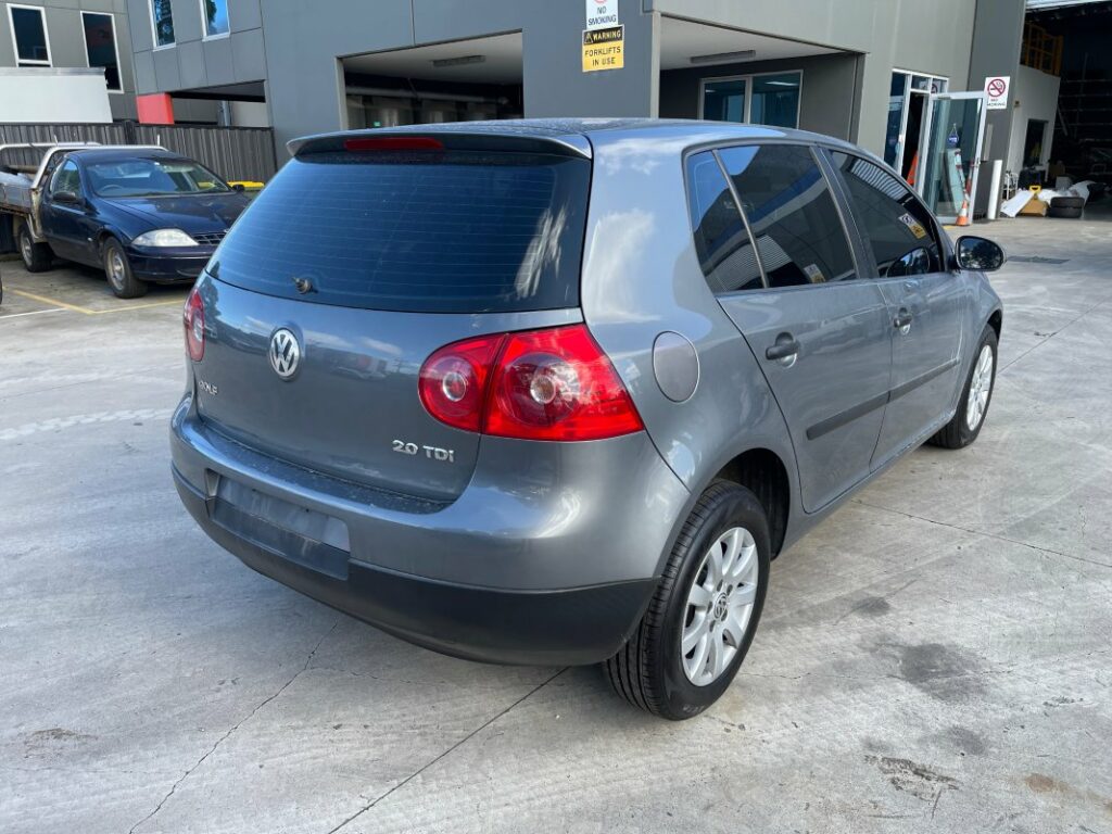 Car Wreckers - Volkswagen Golf 2005