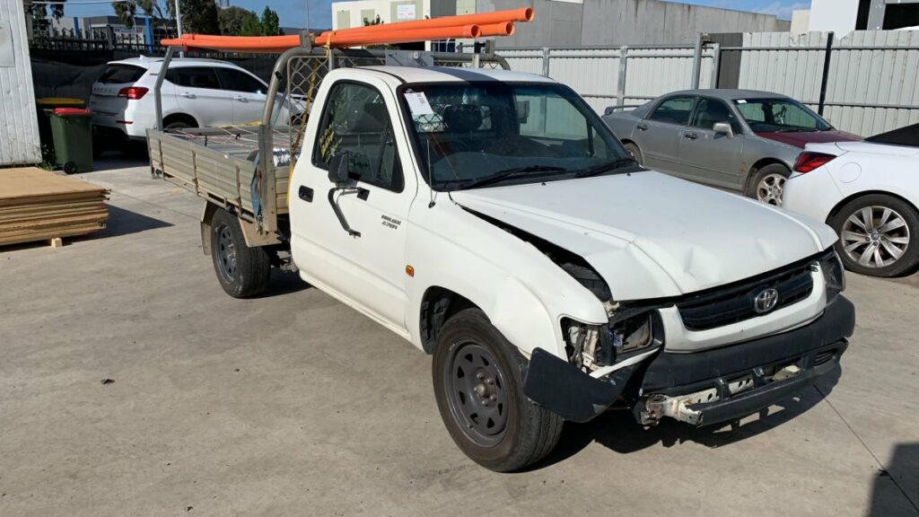 Car Wreckers - Toyota Hilux 2003