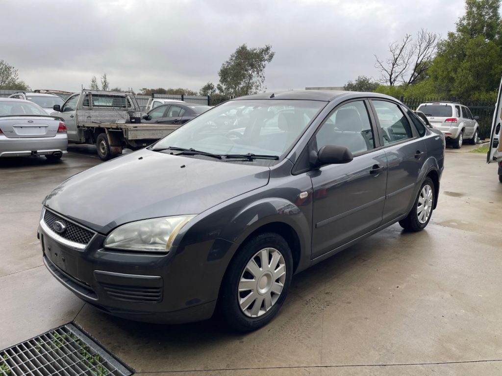 Car Wreckers - Ford Focus 2006 Grey Auto