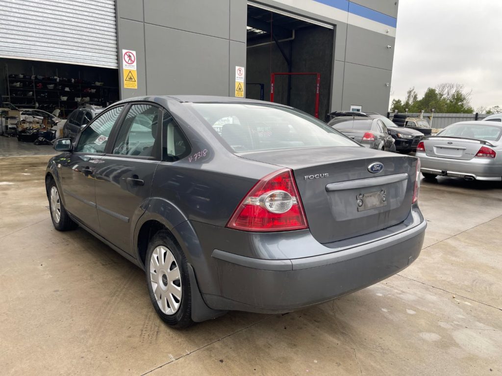 Car Wreckers - Ford Focus 2006 Grey Auto