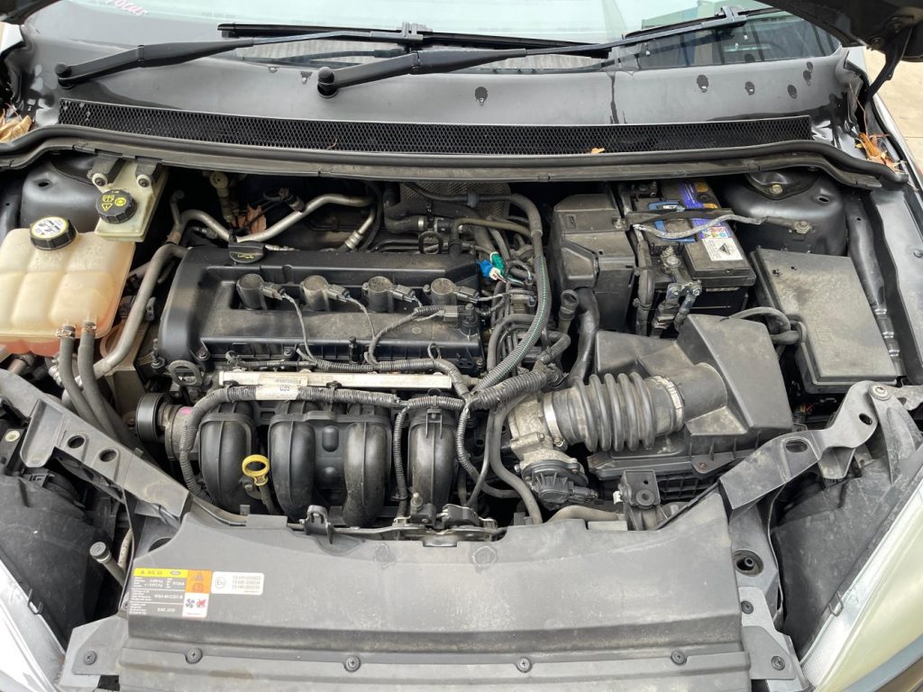 Car Wreckers - Ford Focus 2006 Grey Auto