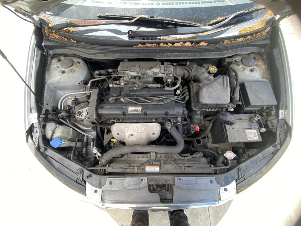 Car Wreckers - Hyundai Elantra 2006 Silver Auto Petrol