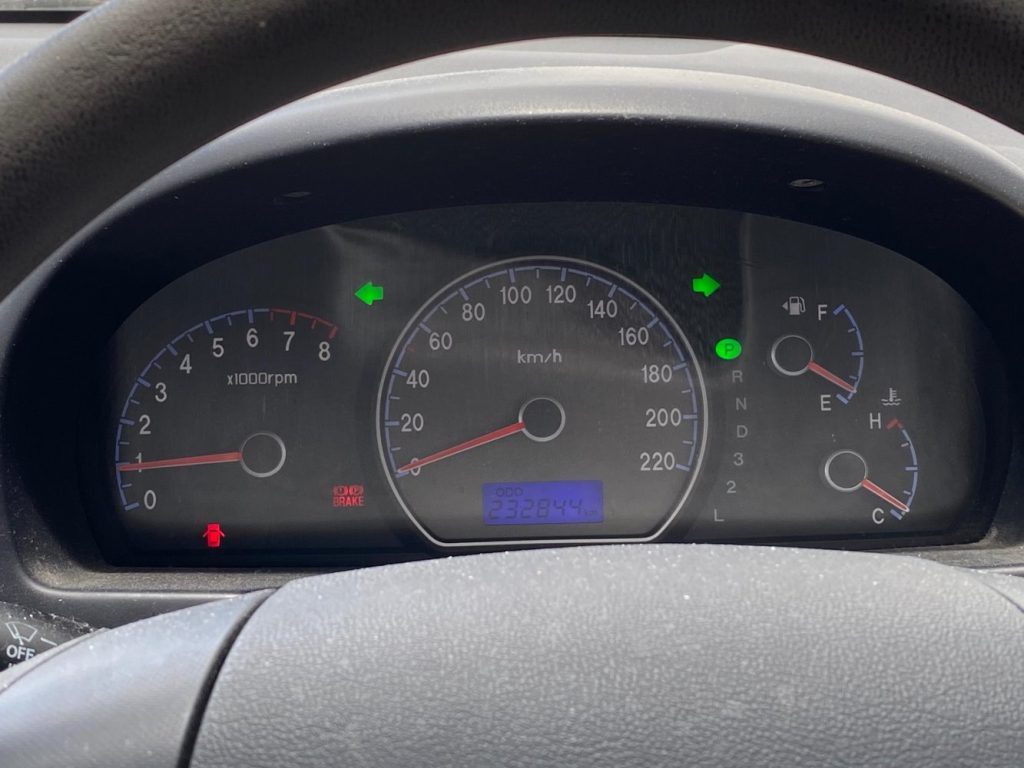 Car Wreckers - Hyundai Elantra 2006 Silver Auto Petrol