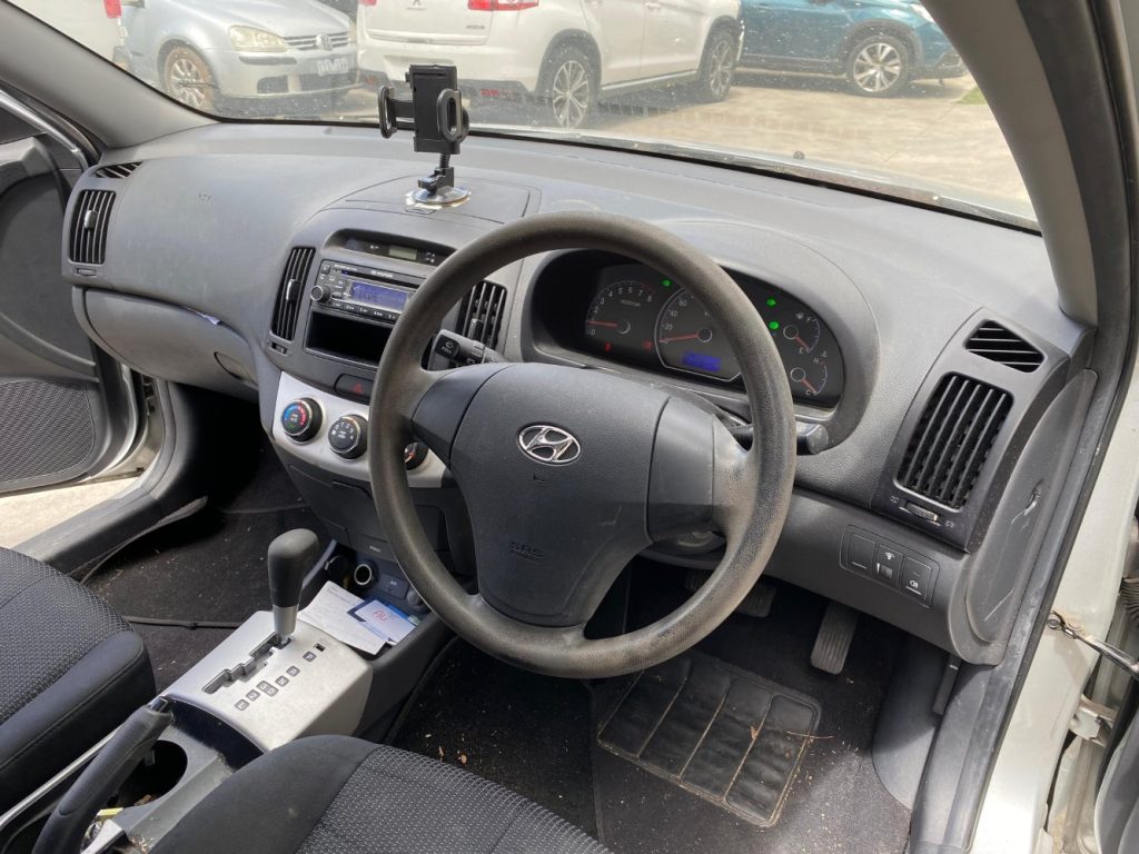 Car Wreckers - Hyundai Elantra 2006 Silver Auto Petrol