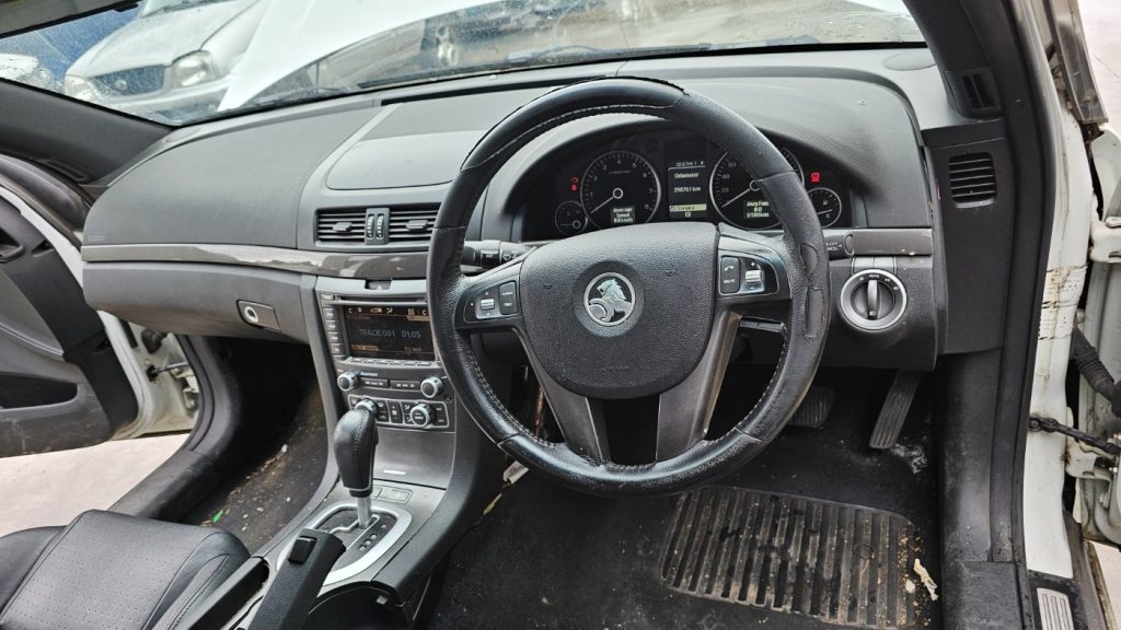 Car Wreckers - Holden Calais 2006 White Auto Petrol