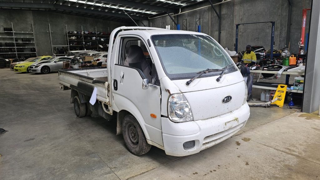 Car Wreckers - Kia K2700 2006 White Manual Diesel