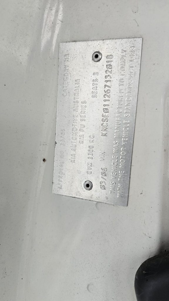 Car Wreckers - Kia K2700 2006 White Manual Diesel