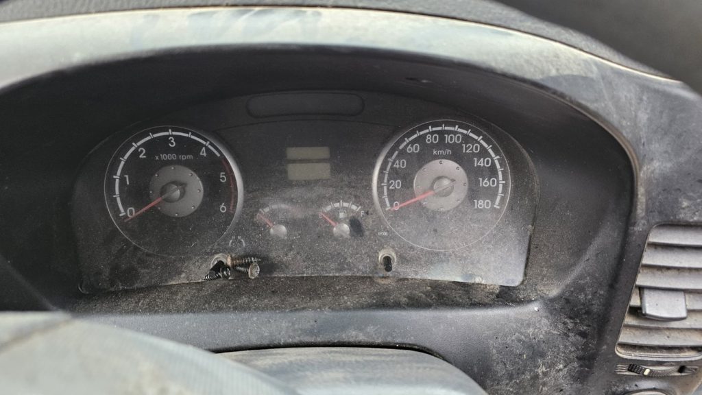 Car Wreckers - Kia K2700 2006 White Manual Diesel