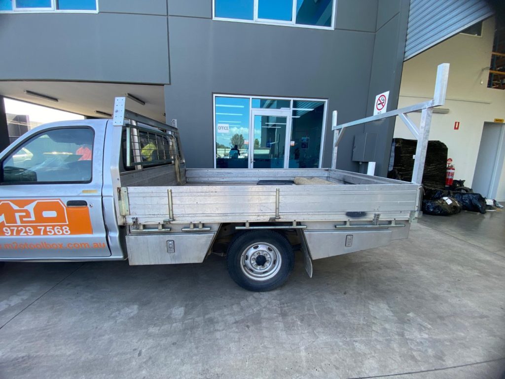 Car Wreckers - Mazda B2500 2006 Silver Manual Diesel