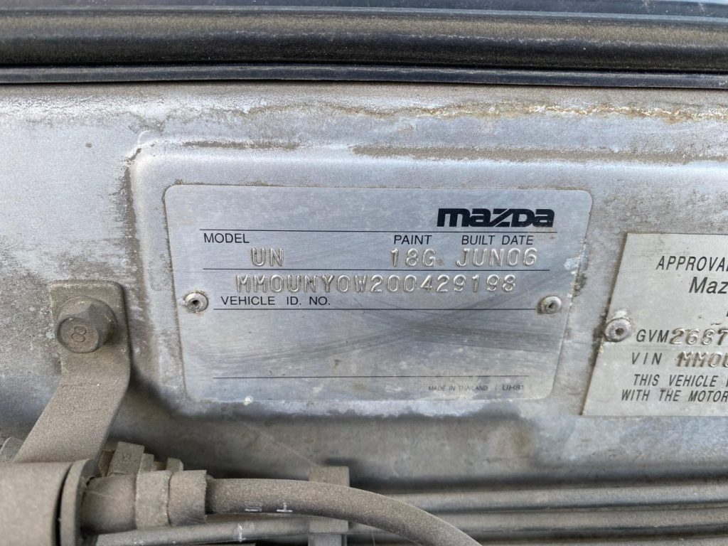 Car Wreckers - Mazda B2500 2006 Silver Manual Diesel