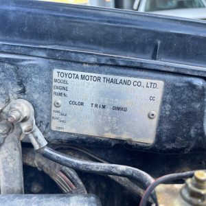 Car Wreckers - Toyota Hilux 2006 Black Manual