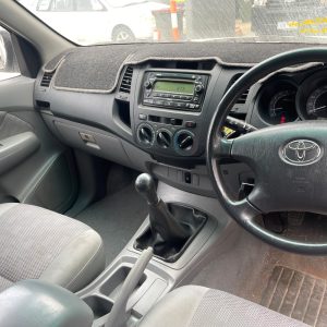 Car Wreckers - Toyota Hilux 2006 White Manual