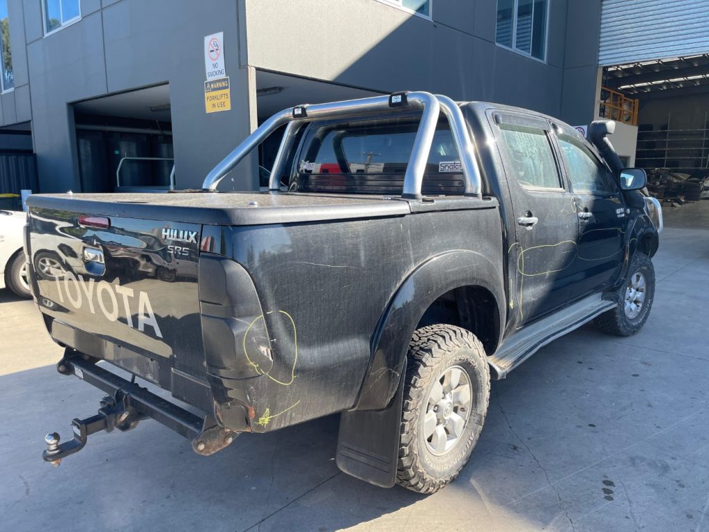 Car Wreckers - Toyota Hilux 2006 Black Manual