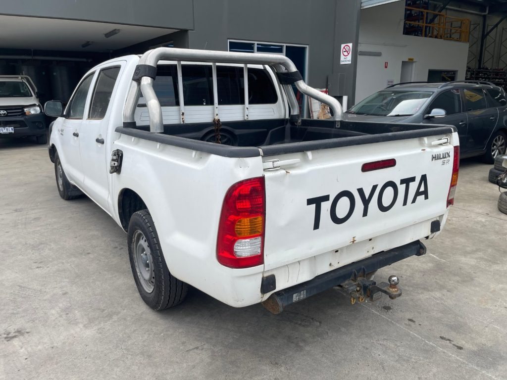 Car Wreckers - Toyota Hilux 2006 White Manual