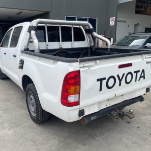Car Wreckers - Toyota Hilux 2006 White Manual