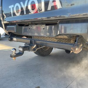 Car Wreckers - Toyota Hilux 2006 Black Manual