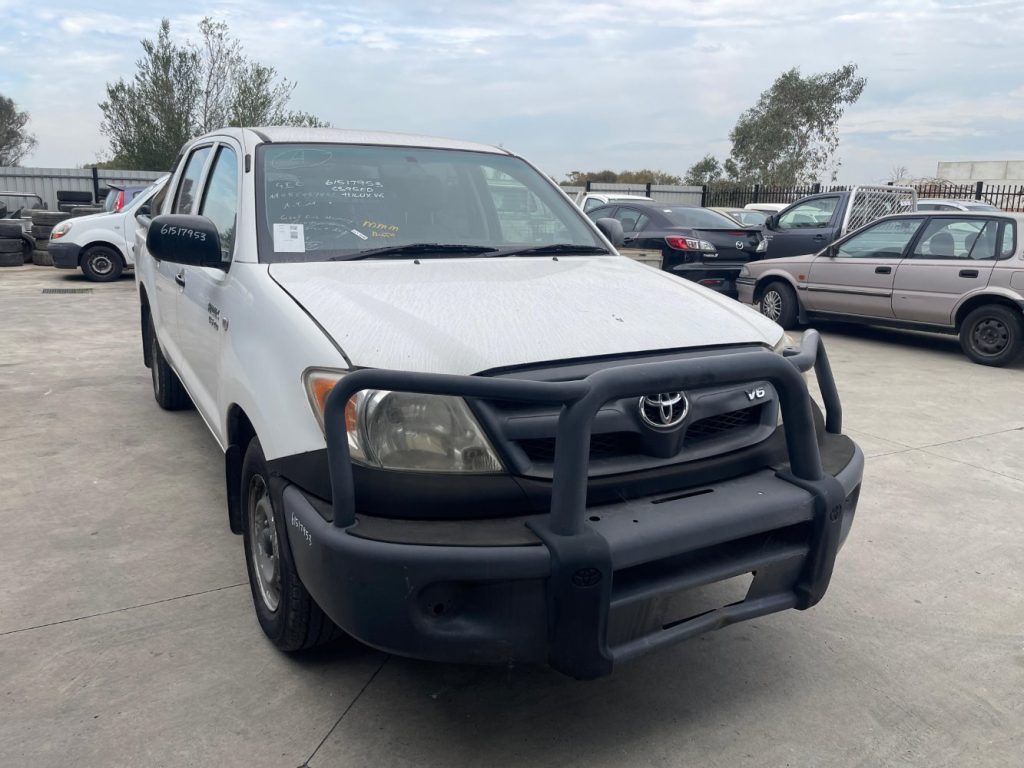 Car Wreckers - Toyota Hilux 2006 White Manual