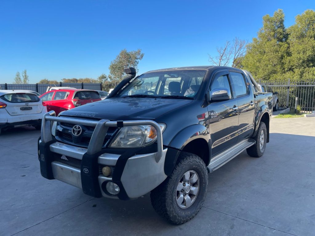 Car Wreckers - Toyota Hilux 2006 Black Manual