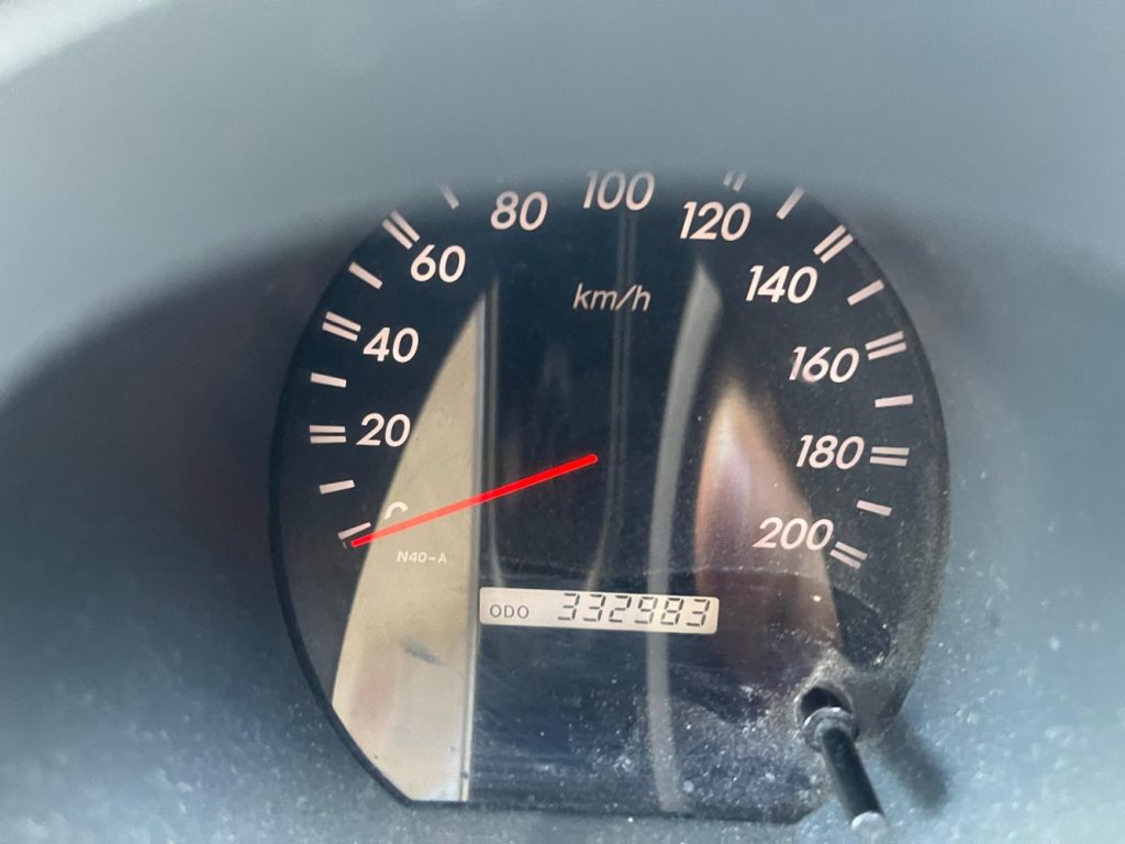 Car Wreckers - Toyota Hilux 2006 Black Manual