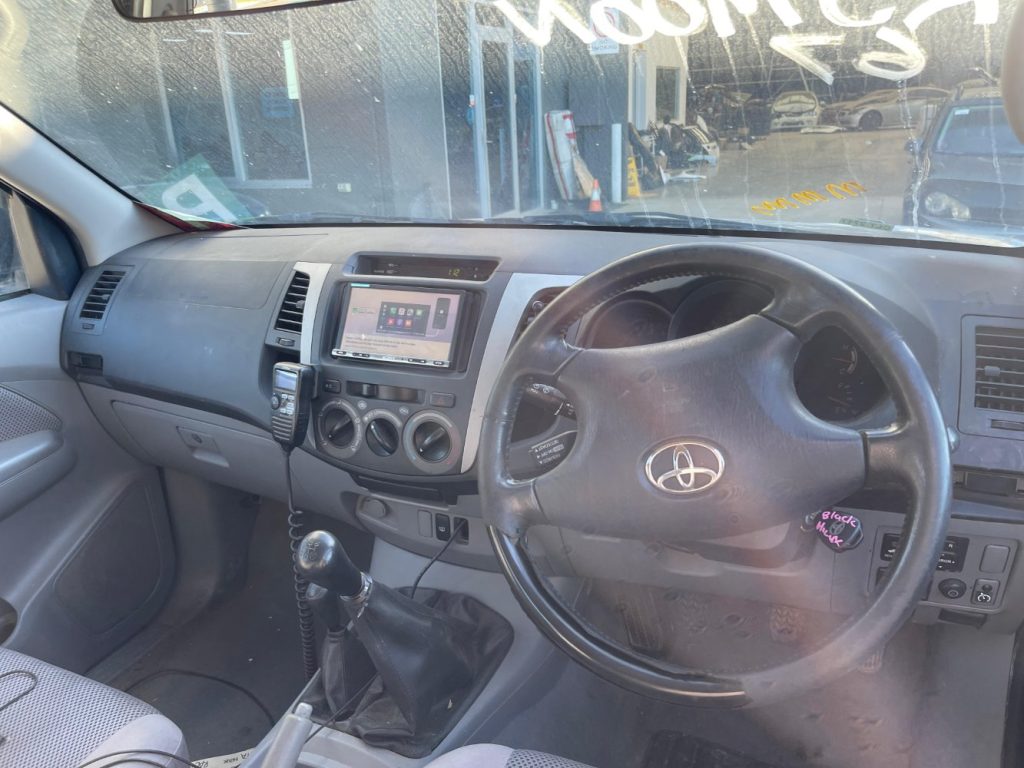 Car Wreckers - Toyota Hilux 2006 Black Manual