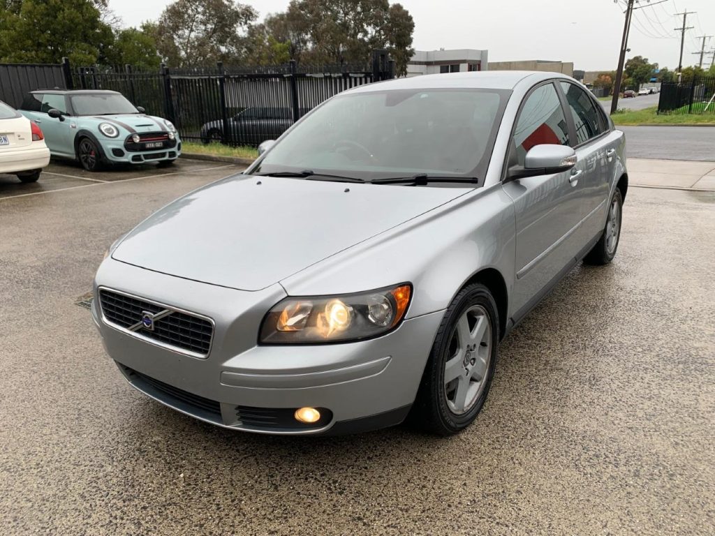 Car Wreckers - Nissan Navara 2010 Silver Auto Diesel