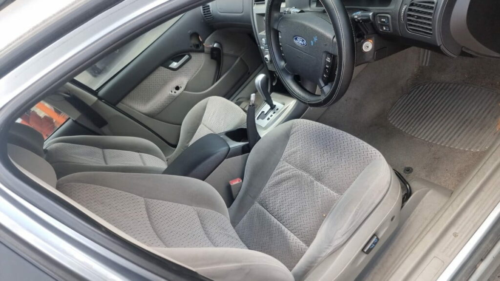 Car Wreckers - 2006 ford falcon wagon