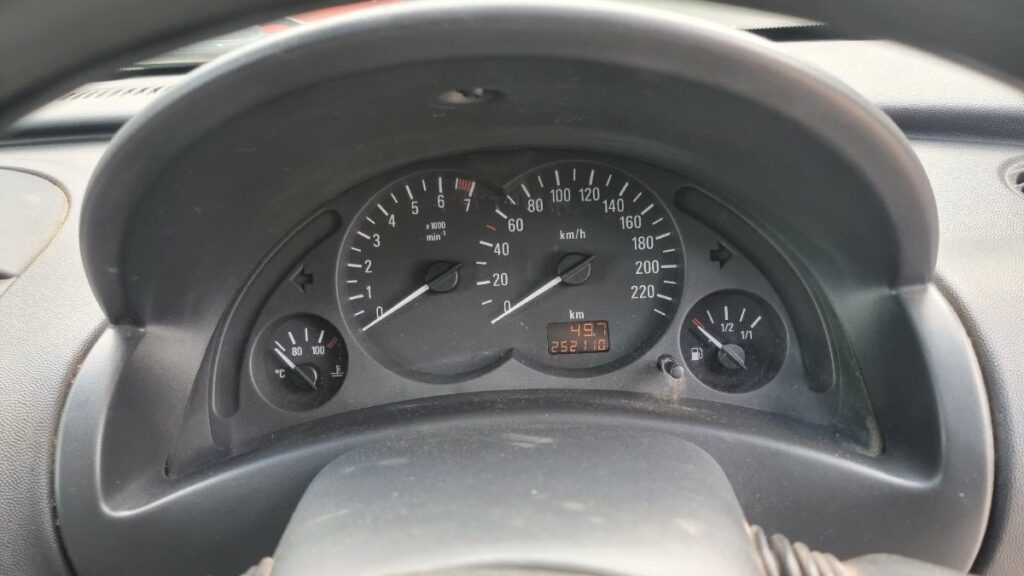 Car Wreckers - Holden Combo 2006 XC