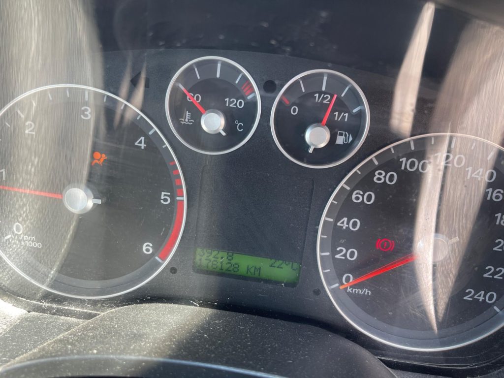 Car Wreckers - Ford Focus 2007 Silver Auto Petrol