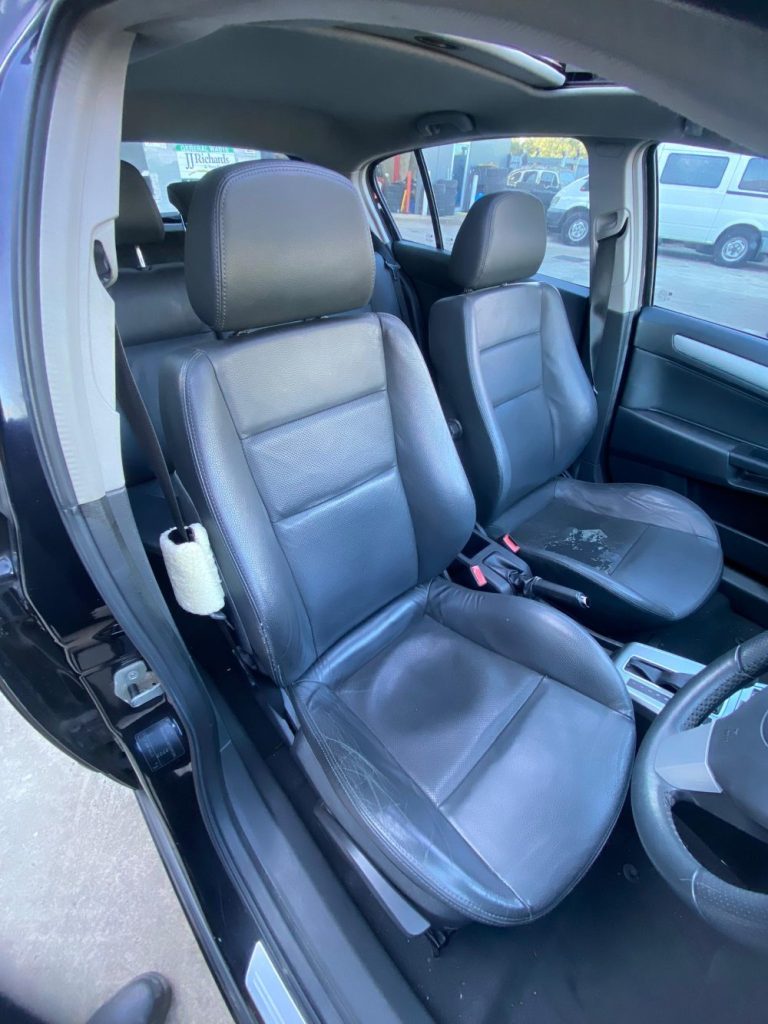 Car Wreckers - Holden Astra 2007 Black Auto Petrol