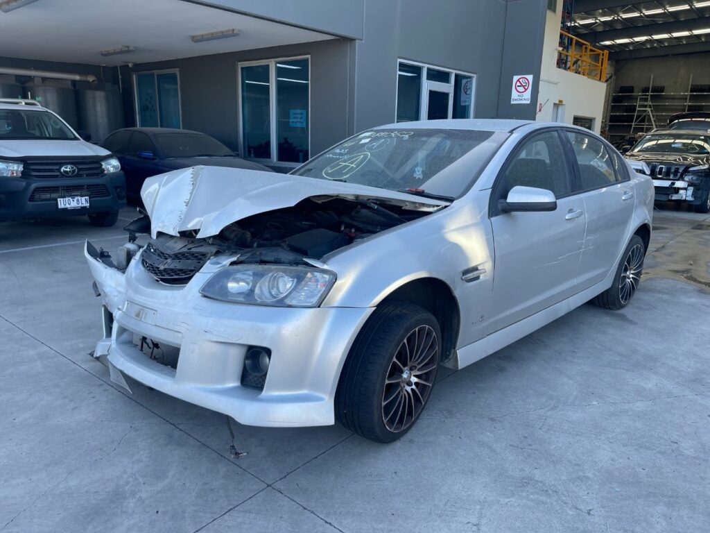 Car Wreckers - Holden Commodore  2007 Silver Auto Petrol