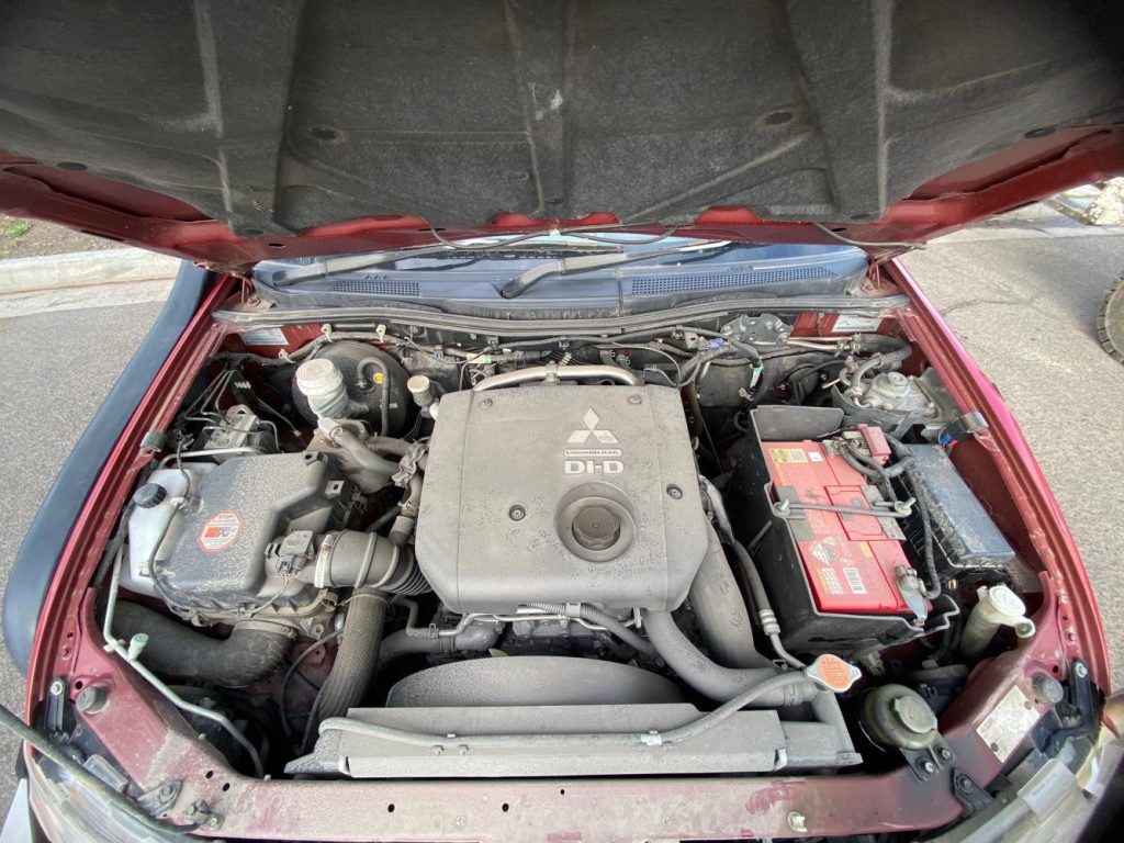 Car Wreckers - Mitsubishi Triton 2007 Red Manual Diesel