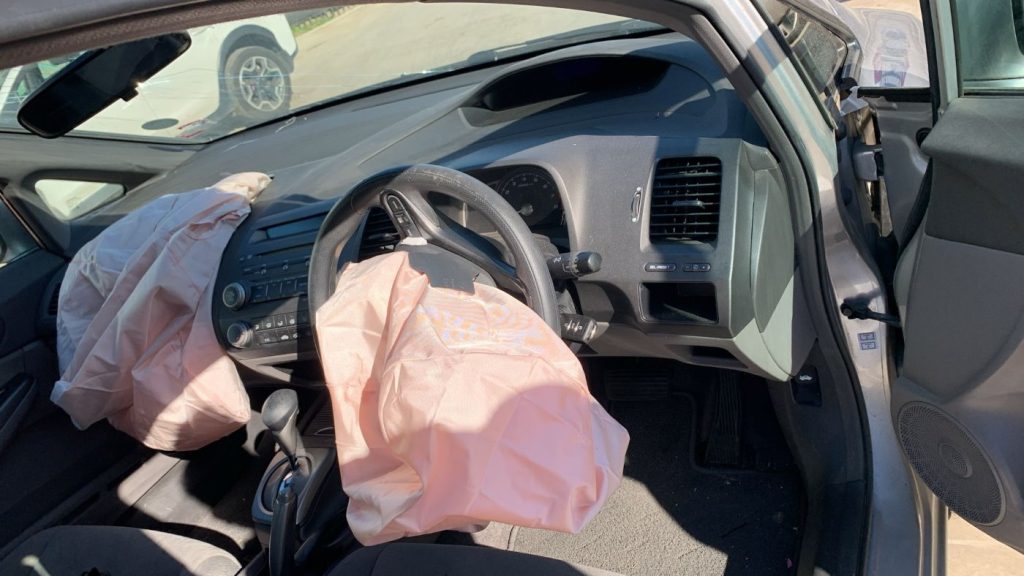 Car Wreckers - Honda Civic 2008 Silver Auto