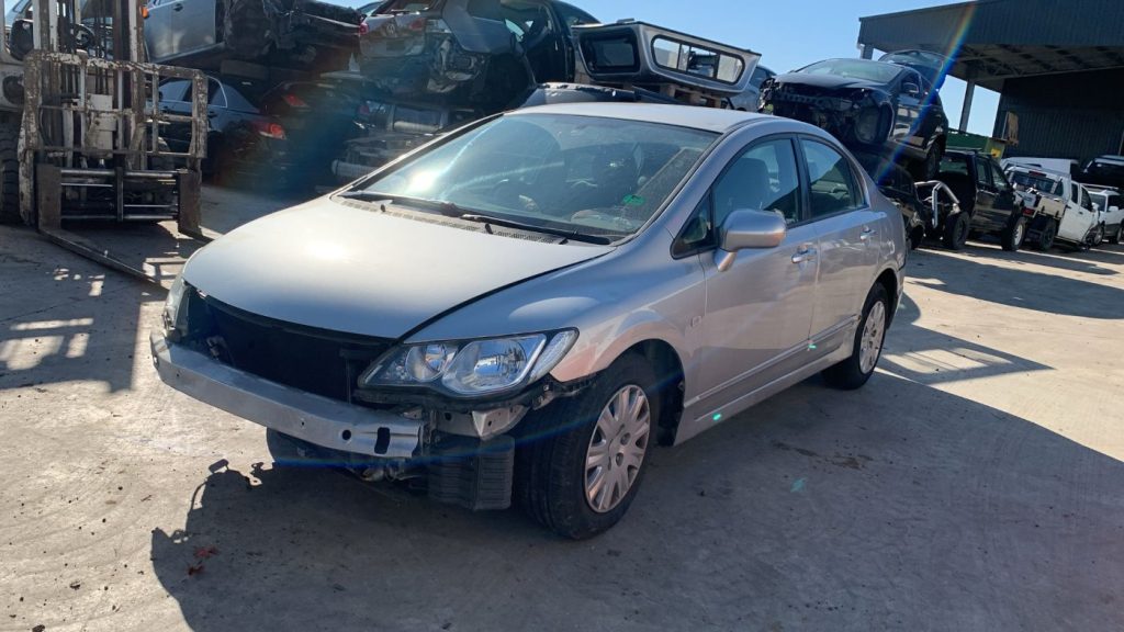 Car Wreckers - Honda Civic 2008 Silver Auto