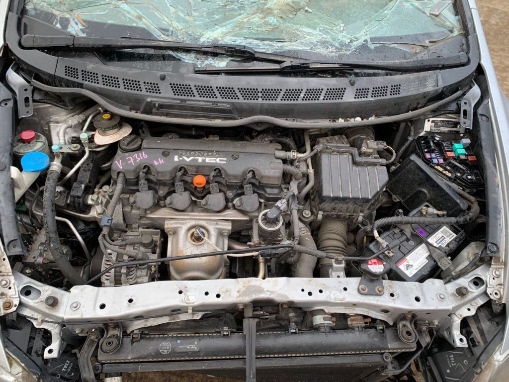 Car Wreckers - Honda Civic 2008 Silver Auto Petrol