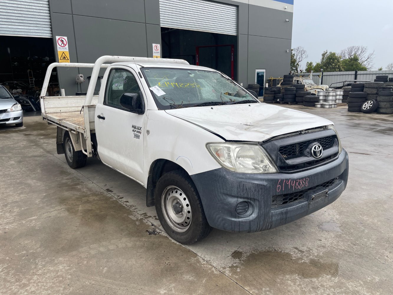 Car Wreckers Toyota Hilux 2008 White Manual Petrol