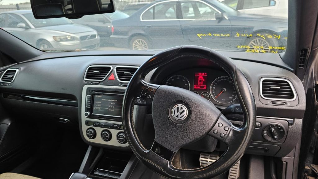 Volkswagen EOS 2008 1F7,1F8 TFSI 2.0L CAWB,CCZA,BWA,CBFA DOHC 16v Turbo Petrol Direct Inj. 4cyl 147kW Convertible FWD