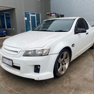 Car Wreckers - Holden Commodore 2009 White Auto