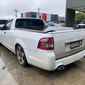 Car Wreckers - Holden Commodore 2009 White Auto