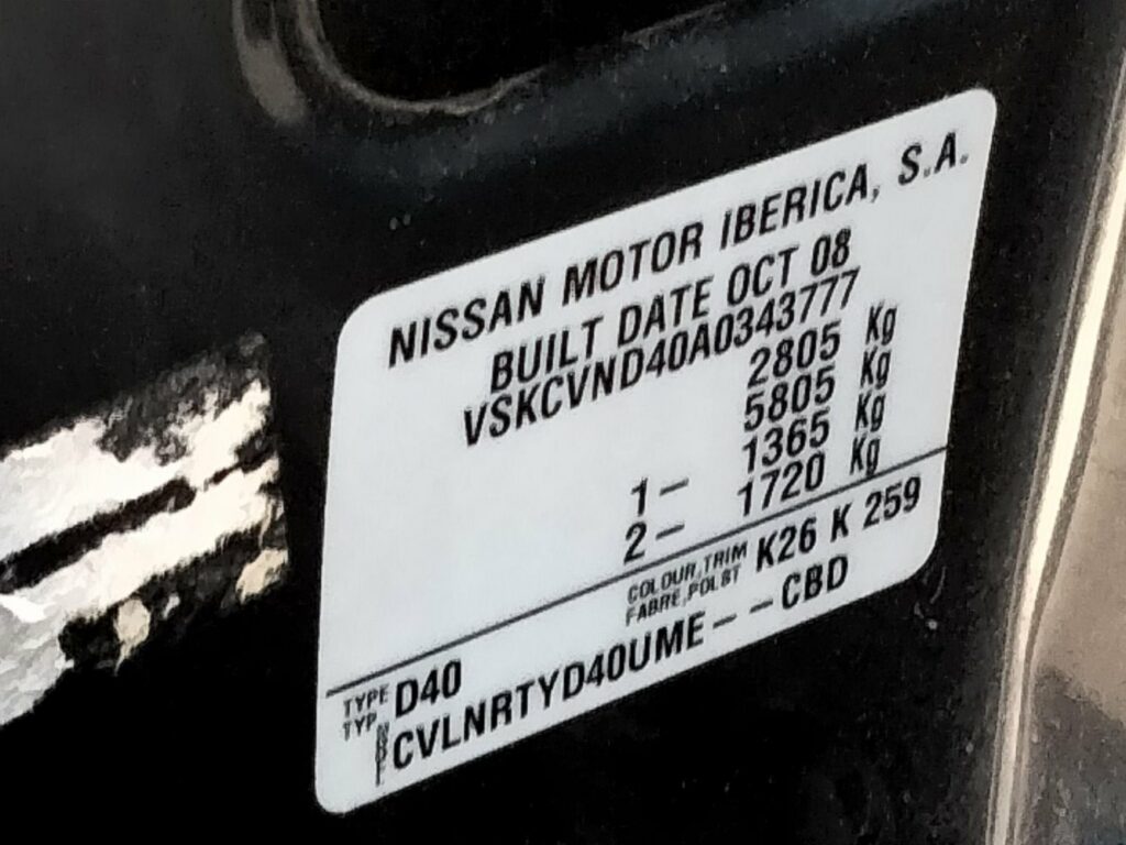 Car Wreckers - Nissan Navara 2009 Grey Manual Diesel