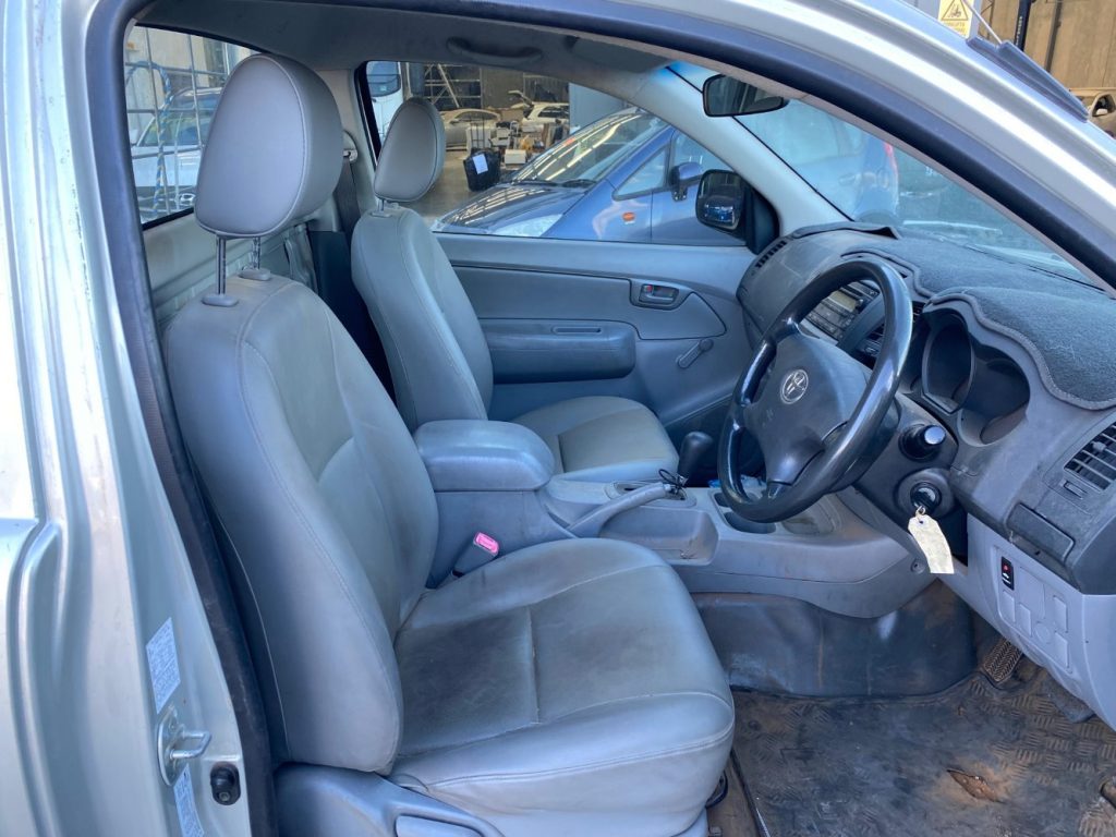 Car Wreckers - Toyota Hilux 2009 Silver Auto Petrol