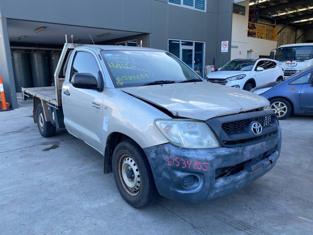 Car Wreckers - Toyota Hilux 2009 Silver Auto Petrol