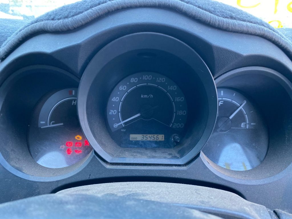 Car Wreckers - Toyota Hilux 2009 Silver Auto Petrol