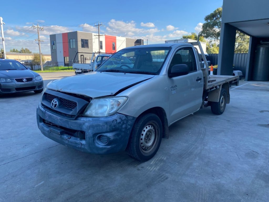 Car Wreckers - Toyota Hilux 2009 Silver Auto Petrol