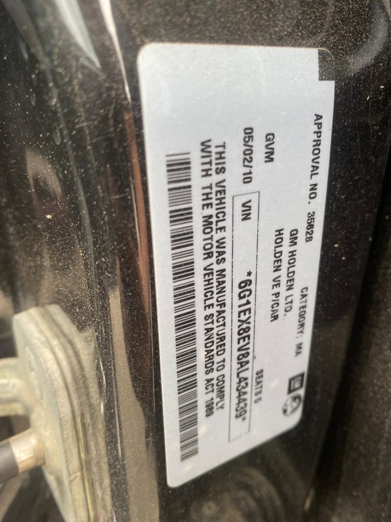 Car Wreckers - Holden Calais 2010 Black Auto Petrol