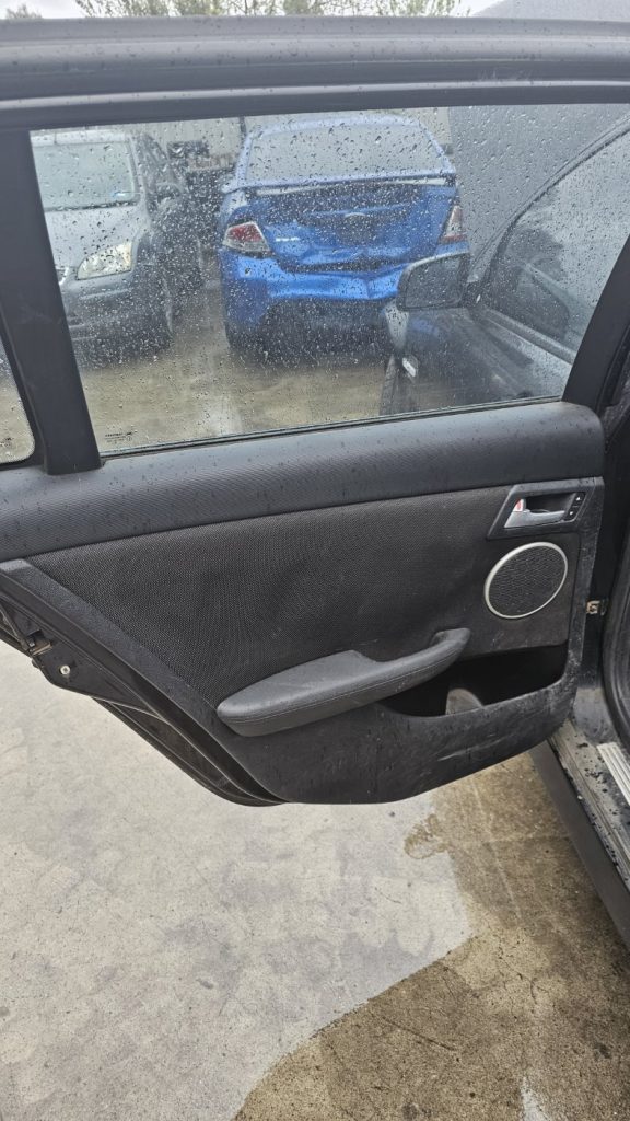 Car Wreckers - Holden Commodore VE 2010 Black Auto Petrol