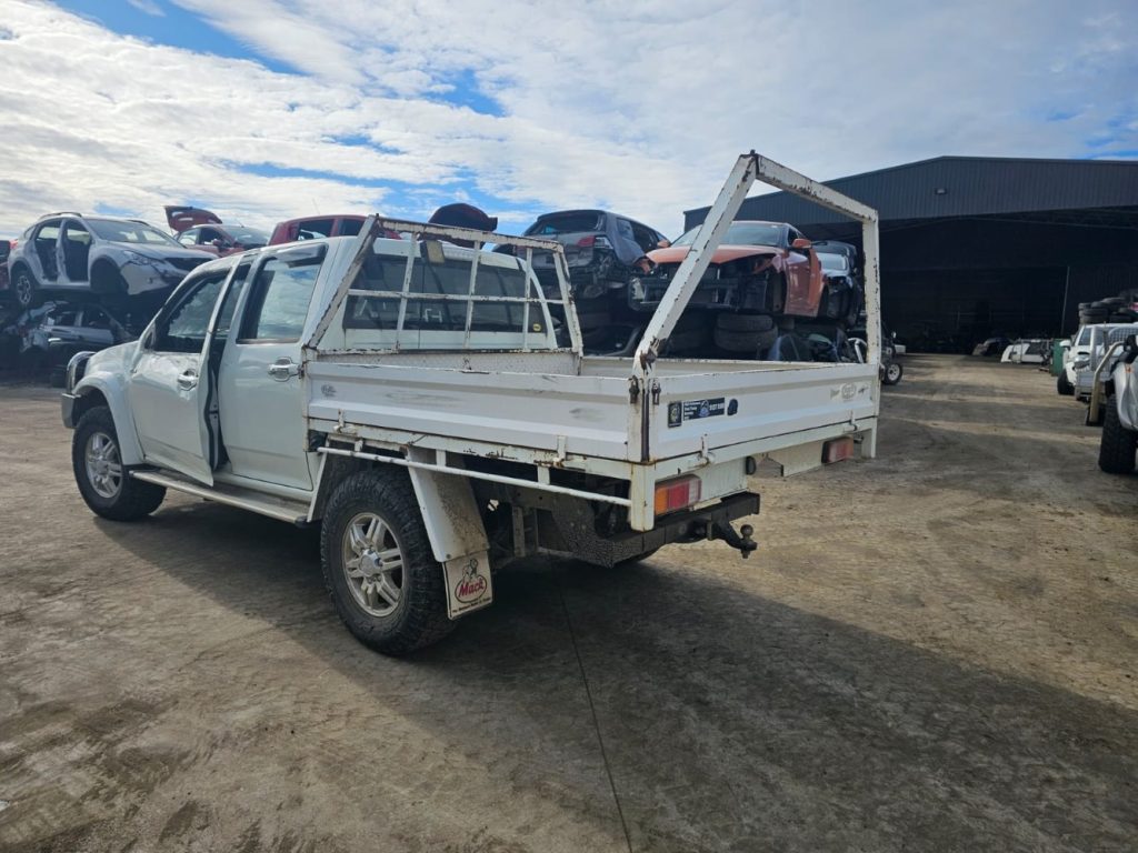 Car Wreckers - Isuzu D-Max 2010 White Auto Petrol