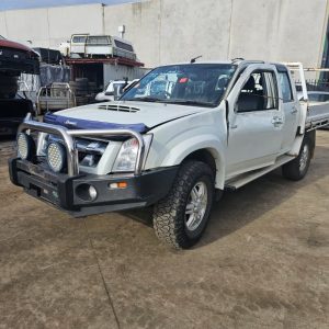 Car Wreckers - Isuzu D-Max 2010 White Auto Petrol